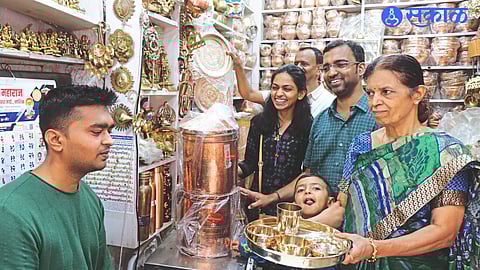 Mother-in-law buying brass utensils for son-in-law and daughter-in-law