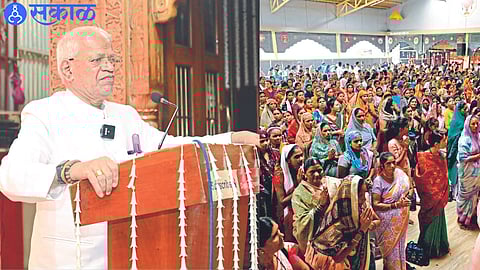 Shri. Gurumauli Annasaheb More during guidance a main center of All India Swami Samarth Seva Marg on Thursday and servants from all over the state.