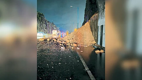 landslide collapsing due to blast Possibilities incidents on Pune-Mumbai Expressway pune