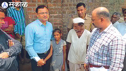 Dhule News : कोळसापाणीच्या चांदणीला आधार! भावाबहिणींची प्रशासन घेणार जबाबदारी