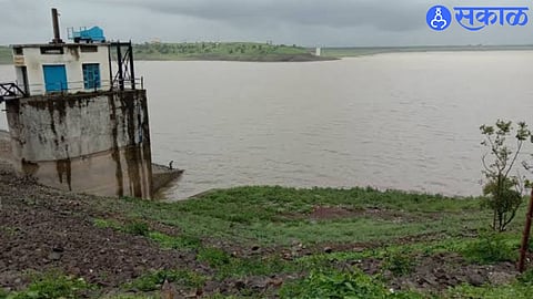 Only an average of 20 percent of water reserve is left in 4 dams nashik news