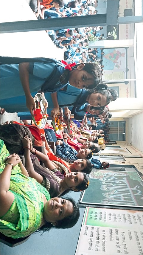 बिन भिंतीची उघडी शाळा लाखो इथले गुरू!
याची प्रचिती घेत संपन्न झाली गुरुपौर्णिमा