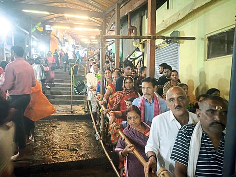 श्री. क्षेत्र भीमाशंकर येथे
दर्शनासाठी भाविकांची गर्दी