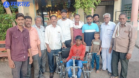help of three wheeler cycle to disabled student through Social Welfare Department jalgaon news