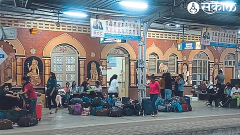 Passengers stranded at Railway Junction station