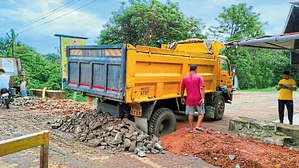 Rain Update Banda-Dodamarg state highway became dangerous damaged siding