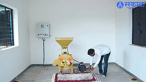 Several mills in Kolhapur have been forced to shut down as businesses struggle with declining profits and rising expenses.