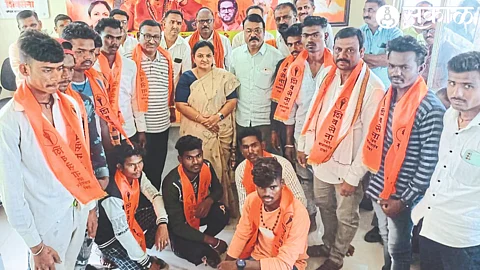 Vaishali Suryavanshi, Uddhav Marathe, Ramesh Bafna, Arun Patil, Sharad Patil, Anil Sawant etc. along with the youths who joined the Shiv Sena Thackeray faction.