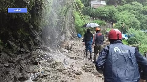 Kedarnath Landslide : केदारनाथ यात्रा मार्गावर झाले भूस्खलन, अनेक जण अडकल्याची भीती