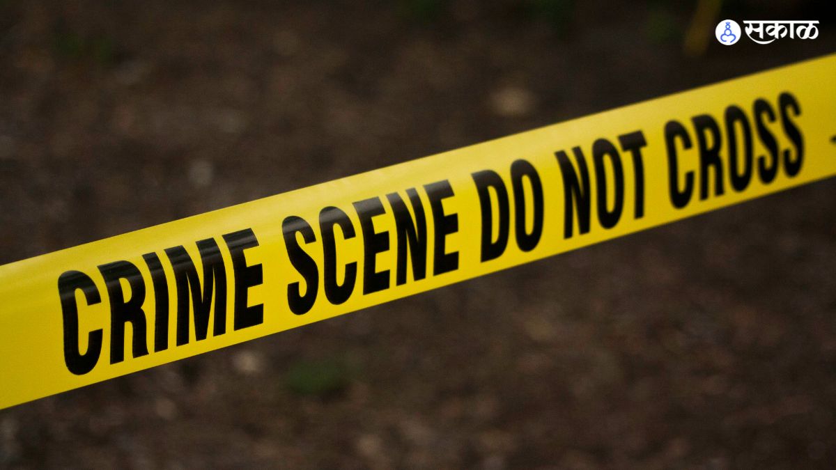 Ahmednagar Crime : डांबून ठेवलेल्या जनावरांची सोडवणूक करण्यासाठी गेलेल्या पोलिसांवर हल्ला; दोन जण जखमी