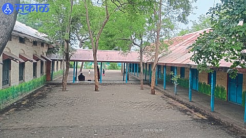 School Management Committees of zp Schools No 1 and 2 oppose school merge dhule news