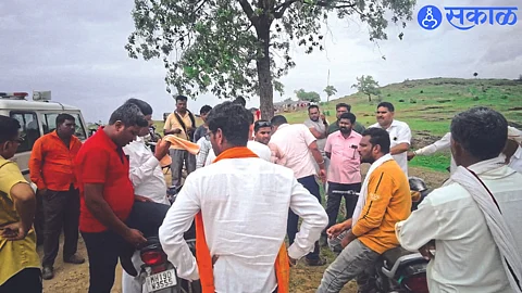 Revenue department officials taking action against illegal murum transporters from a government group.