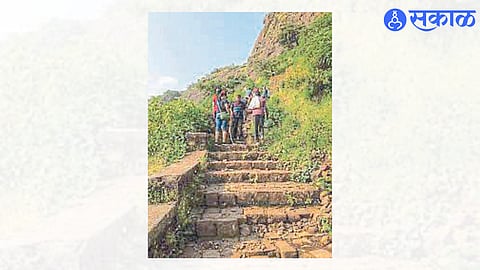 Dept of Tourism and Bhonsala Military School decided to start institute to provide adventure training to students nashik news