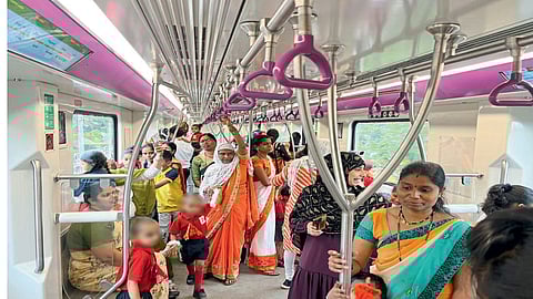 pune metro one lakh 65 thousand punekar use service in two days