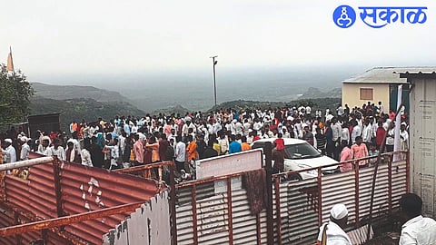Devotees throng to see Lord Mahadev at Pinakeshwar.