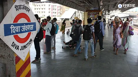 Mumbai Local News : दिवा स्थानकात सुविधांचा अंधार ; जंक्शन नावालाच; वर्षानुवर्षे समस्या जैसे थे