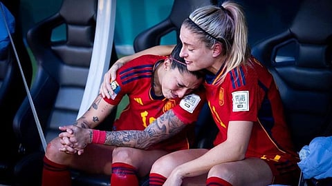 Spanish FA President Kiss Video