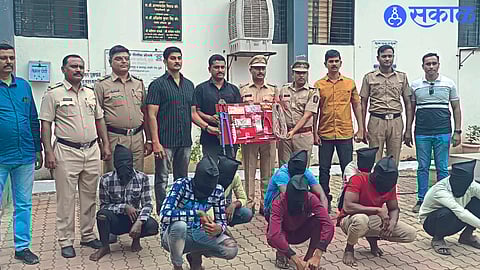 Assistant Police Inspector Ganesh Phad and colleagues with a gang preparing to commit a robbery.