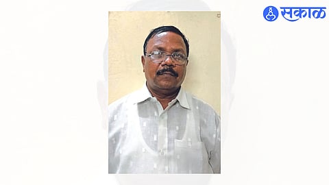 Bank employee arrested while accepting bribe of 5 lakhs jalgaon crime news