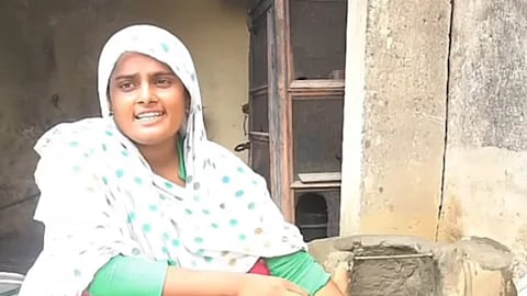 Muzaffarnagar singer farmani naaz cousin was stabbed