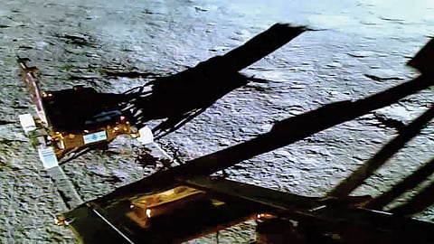 chandrayaan 3 vikram lander captures first video of moon