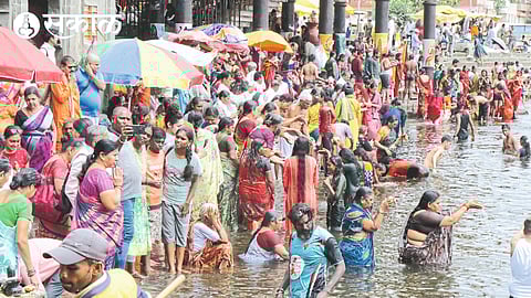 Devotees thronged on Tuesday as it was the last week of the month of Madhyam.