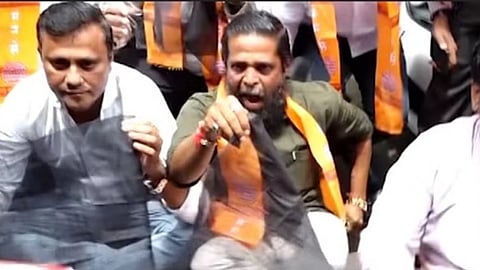 MNS Agitation at mumbai shanmukhananda hall for mumbai goa highway