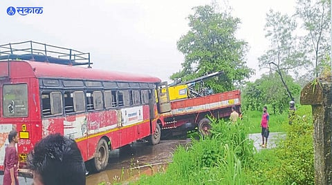 Bus Accident in wada