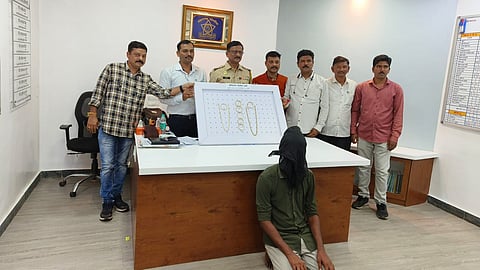 Mumbai Crime Gold jewelery was stolen instead of hallmarked police arrested artisan within three hours
