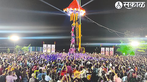 Bhoiraj Govinda team breaking Dahi Handi organized by Shiv Sena Thackeray group.