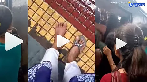 Mumbai Local Viral Video