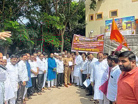 तळेगाव येथे शांततेत निषेध मोर्चा