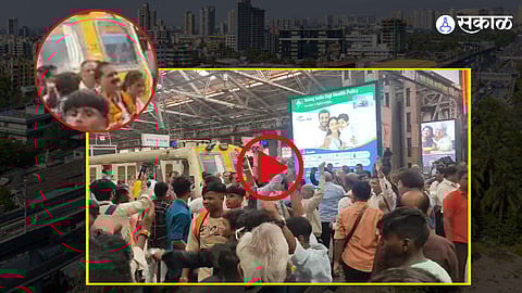 Mumbai local Viral Video