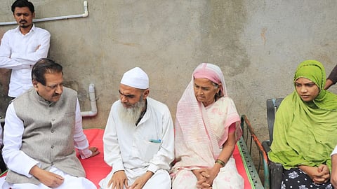 Prithviraj Chavan met Shikalgar Family