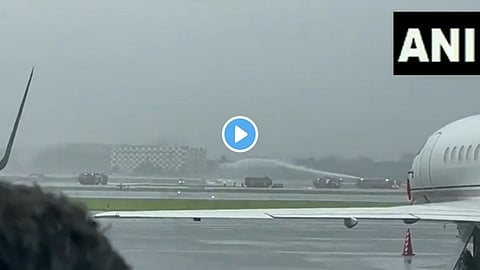 Plane Accident Video : मुंबई 'एअरपोर्ट'वर खासगी विमानाचा अपघात; कोसळल्यानंतर प्लेनचे दोन तुकडे