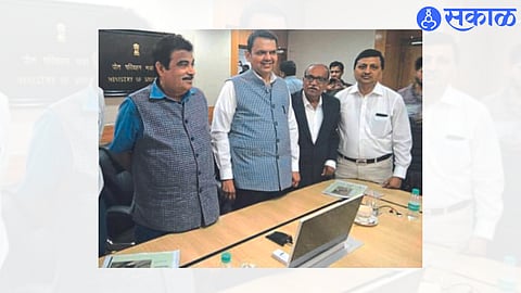 While pursuing for dryport at central government level Union Minister of State for Health Dr. Bharti Pawar, Dr. Prashant Patil, Suresh Baba Patil.