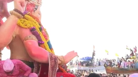 Lalbaugcha Raja Visarjan