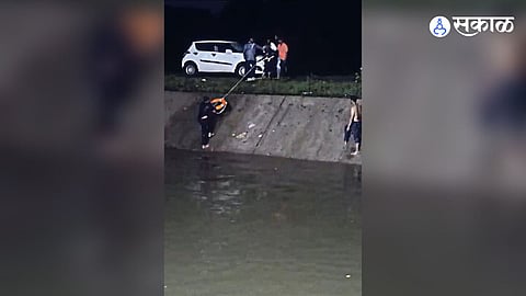 baramati municipality employees saved lives of nine youths ganesh visarjan marathi news