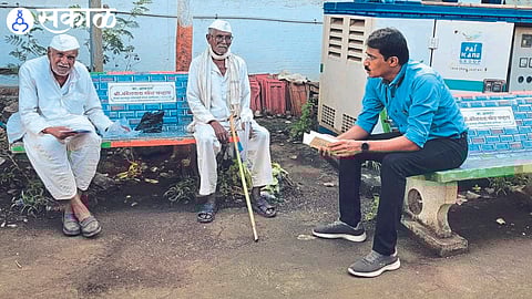 Jalgaon News : तहसीलदारांच्या मदतीने वृद्ध भारावले; संजय गांधी निराधार योजनेच्या अनुदानाचा मिळवून दिला लाभ