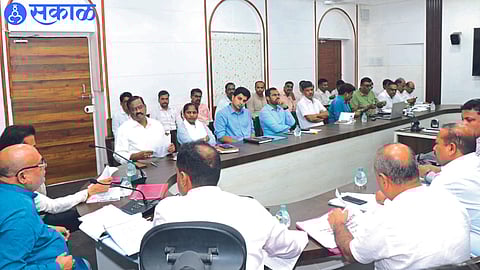 Guardian Minister Gulabrao Patil while reviewing the expenses of the District Planning Committee on Saturday. Neighboring Minister Girish Mahajan, Collector Ayush Prasad etc.