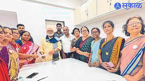 Instructions to Bhujbal officials to deliver ration grains to poor families nashik news