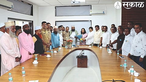 In the meeting held at Police Commissionerate on Monday, Prof. Devyani Farande, Ankush Shinde, Shahr-e-Khatib, Haji Wasim Peerzada