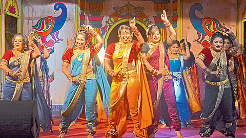 Sangli Ganeshotsav lavani Dance