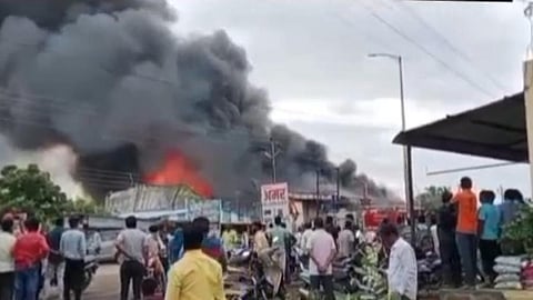 Fire at Khatavkar Mall in Mangalvedha Burn material worth crores fire accident