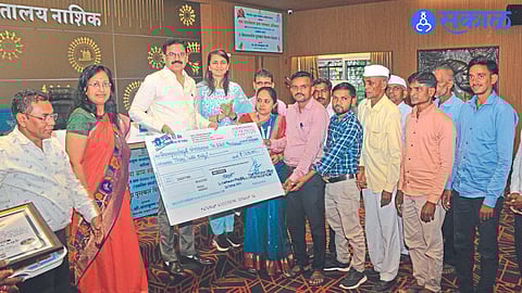 Tukdoji Maharaj Swachh Gram Competition first place to Shirsane and Boradi from division nashik news