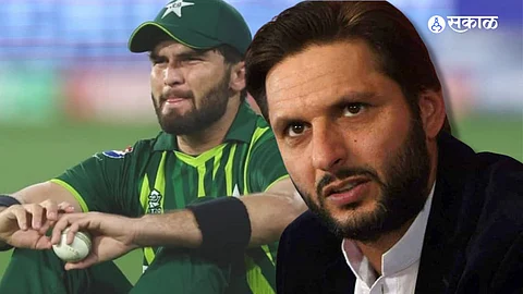 Shahid Afridi Shaheen Afridi : जरा नसीम शाहकडून शिका...  सासरेबुवांनी जावयाला दिला घरचा आहेर 