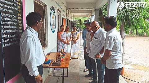 Dignitaries watching Ganpati of eco-friendly competition in multi-purpose school