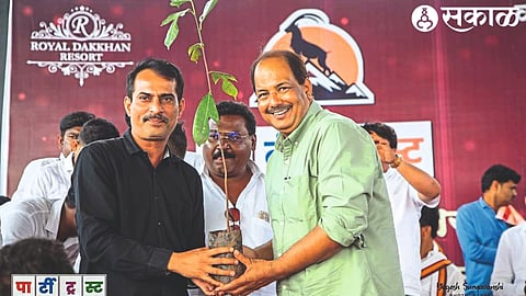 Mithilesh Desai had distributed 2000 hemp plants at the hands of entrepreneur Praveen Gaikwad at the party trust meeting held here last year.