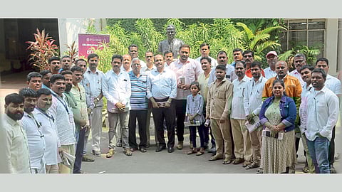 Sakal Office meeting