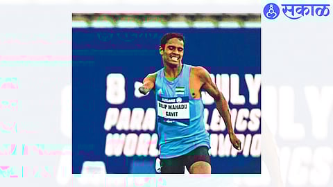 Nashik runner Dilip Gavit won gold medal in asian para game news